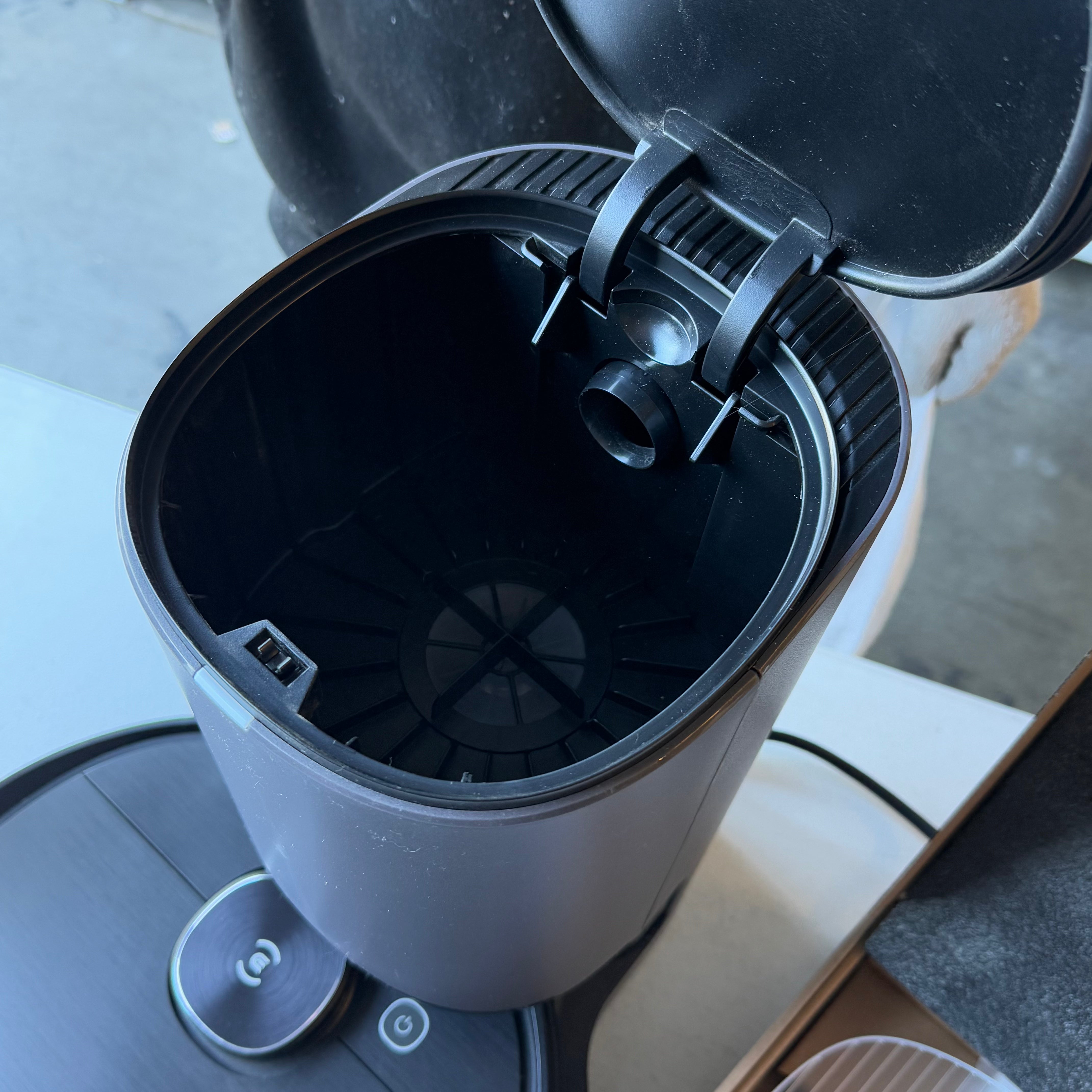 ECOVACS T8 VAC AIVI + MOP (Used) ECOVACS T8 VAC AIVI + MOP (Used)